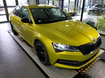 Superb Limousine Sportline 2.0 TDI DSG AHK 19