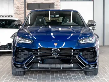 Lamborghini Urus Performante FULL CARBON AKRAPOVIC B&O