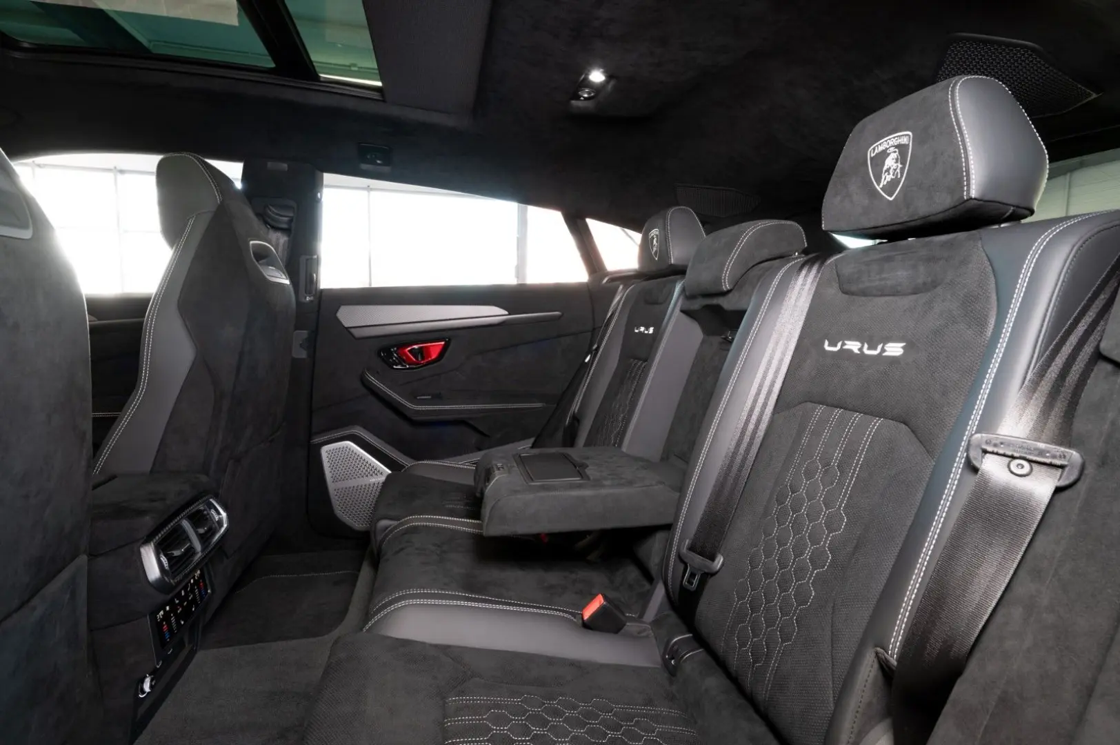 Lamborghini Urus Performante FULL CARBON AKRAPOVIC B&O