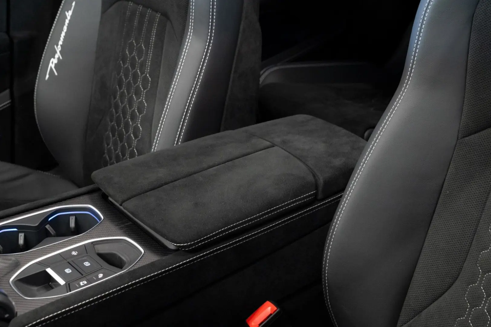 Lamborghini Urus Performante FULL CARBON AKRAPOVIC B&O