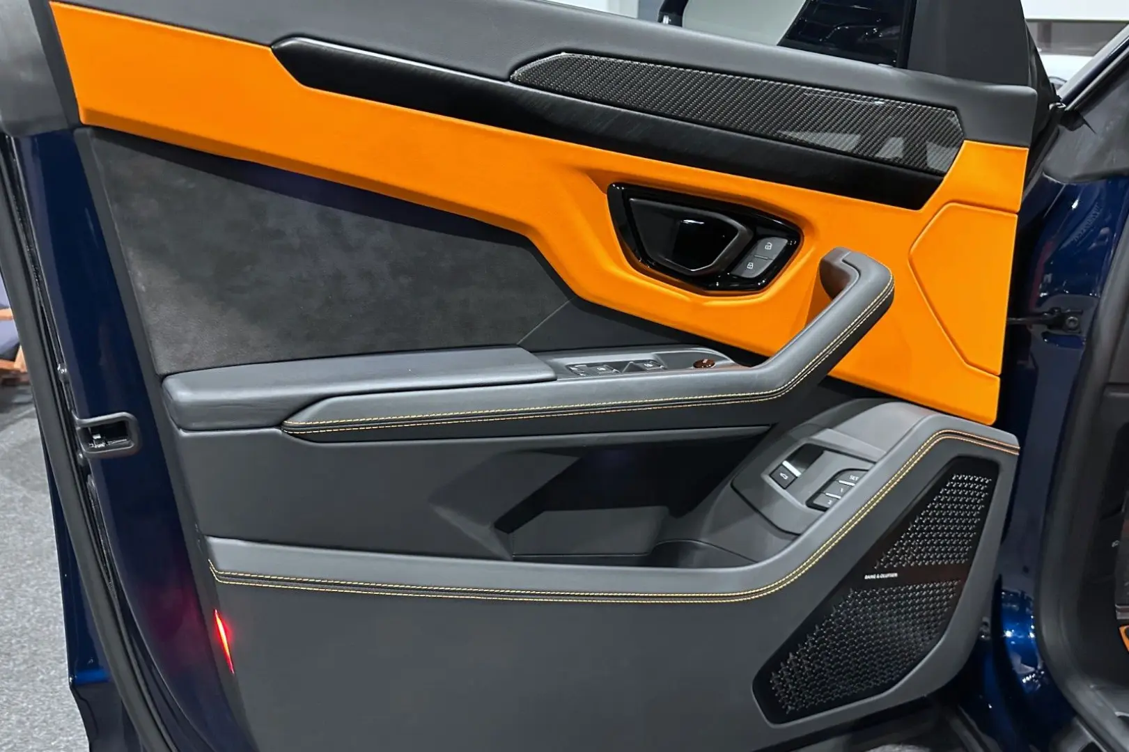 Lamborghini Urus S   Panorama   Carbon