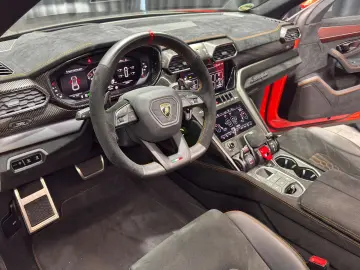 Urus Performante FULL-CARBON AKRAPOVIC MASSAGE