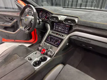 Urus Performante FULL-CARBON AKRAPOVIC MASSAGE