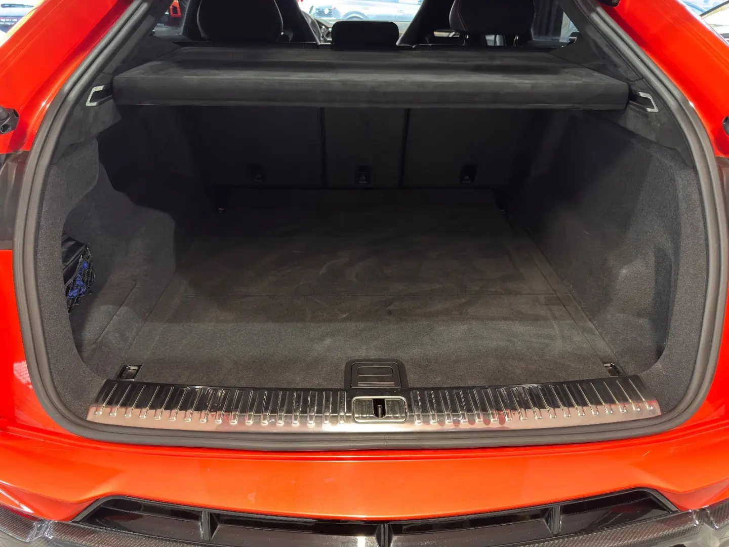 Urus Performante FULL-CARBON AKRAPOVIC MASSAGE