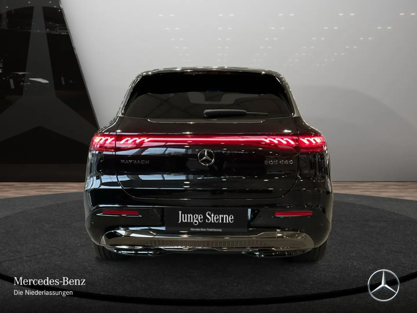 Mercedes Benz EQS 680 SUV Maybach