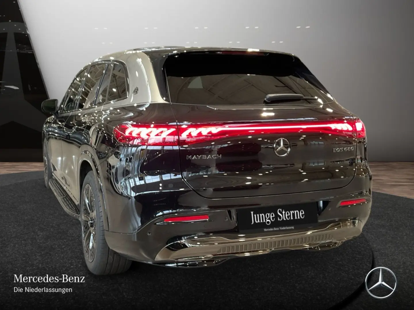 Mercedes Benz EQS 680 SUV Maybach