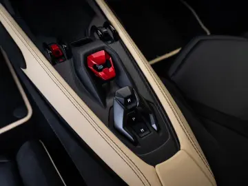 Revuelto 6.5 V12 HPEV Lift Oro Elios Full PPF