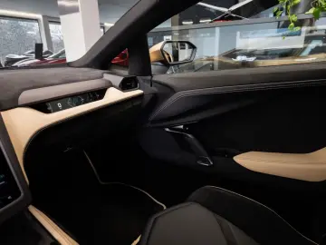 Revuelto 6.5 V12 HPEV Lift Oro Elios Full PPF