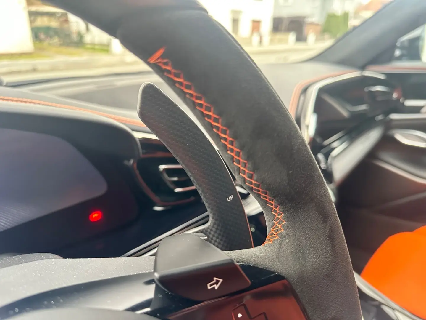 Purosangue Painted shields JBL LED Leder Orange