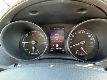 Toyota C-HR 1.8 Hybrid Automatik