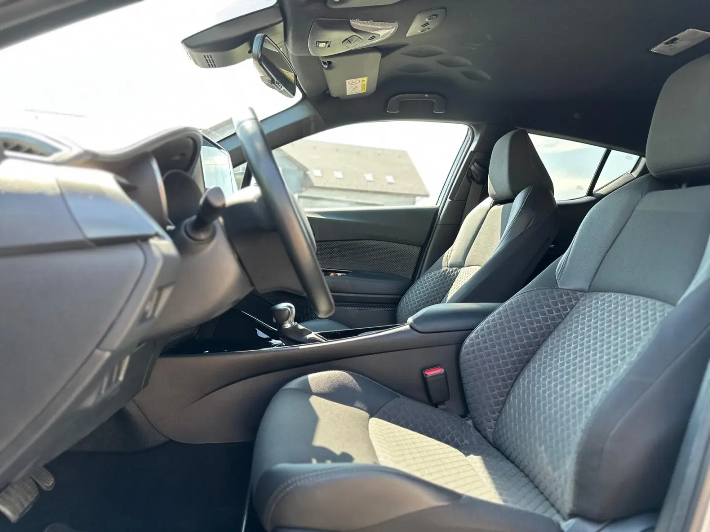 Toyota C-HR 1.8 Hybrid Automatik