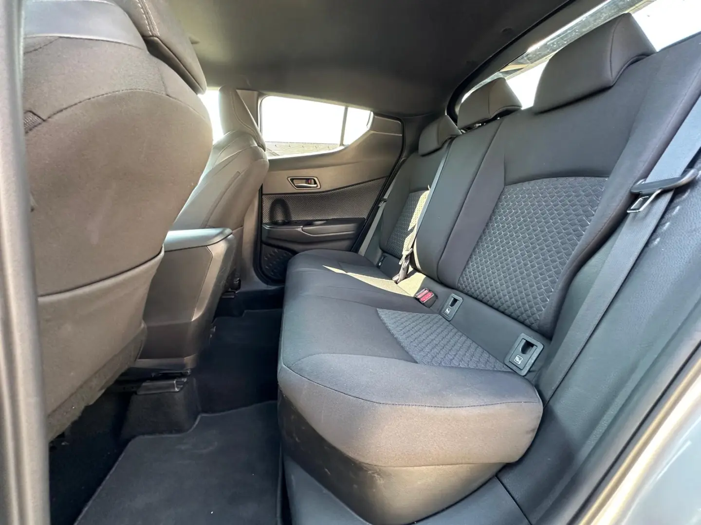 Toyota C-HR 1.8 Hybrid Automatik