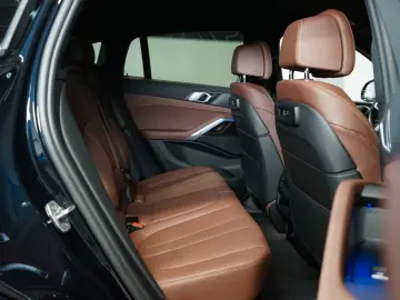 BMW X6 30d xDRIVE 360 TOW HUD