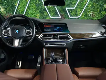 BMW X6 30d xDRIVE 360 TOW HUD