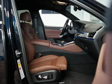 BMW X6 30d xDRIVE 360 TOW HUD