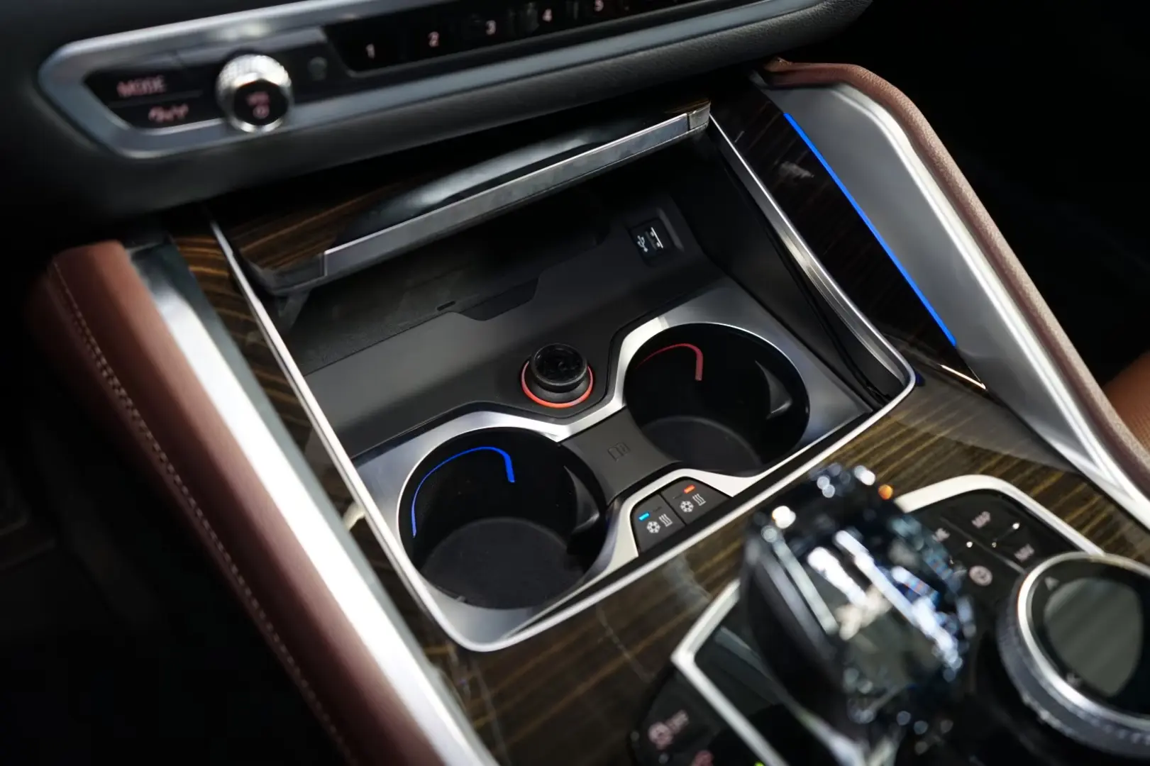 BMW X6 30d xDRIVE 360 TOW HUD