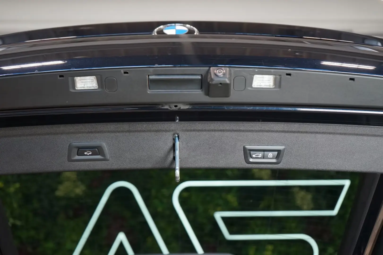 BMW X6 30d xDRIVE 360 TOW HUD
