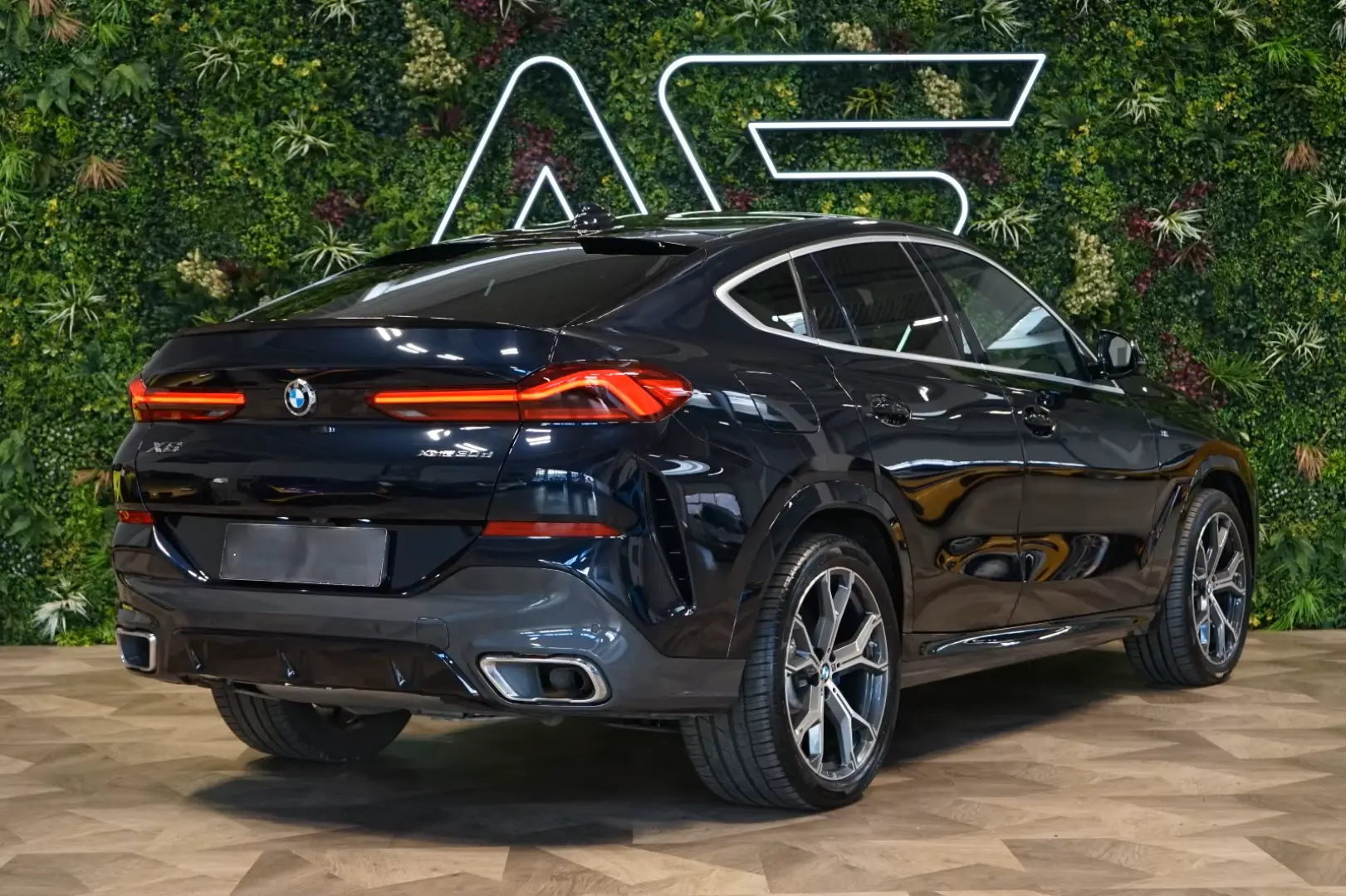 BMW X6 30d xDRIVE 360 TOW HUD