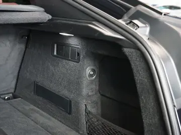 BMW X6 30d xDRIVE 360 TOW HUD