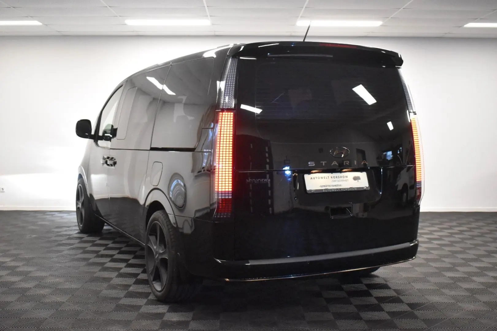 Staria Signature 7-SITZ 360  ACC BOSE LEDER LED