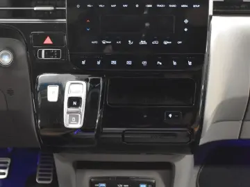 Staria Signature 7-SITZ 360  ACC BOSE LEDER LED