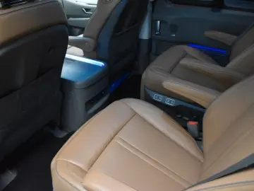 Staria Signature 7-SITZ 360  ACC BOSE LEDER LED