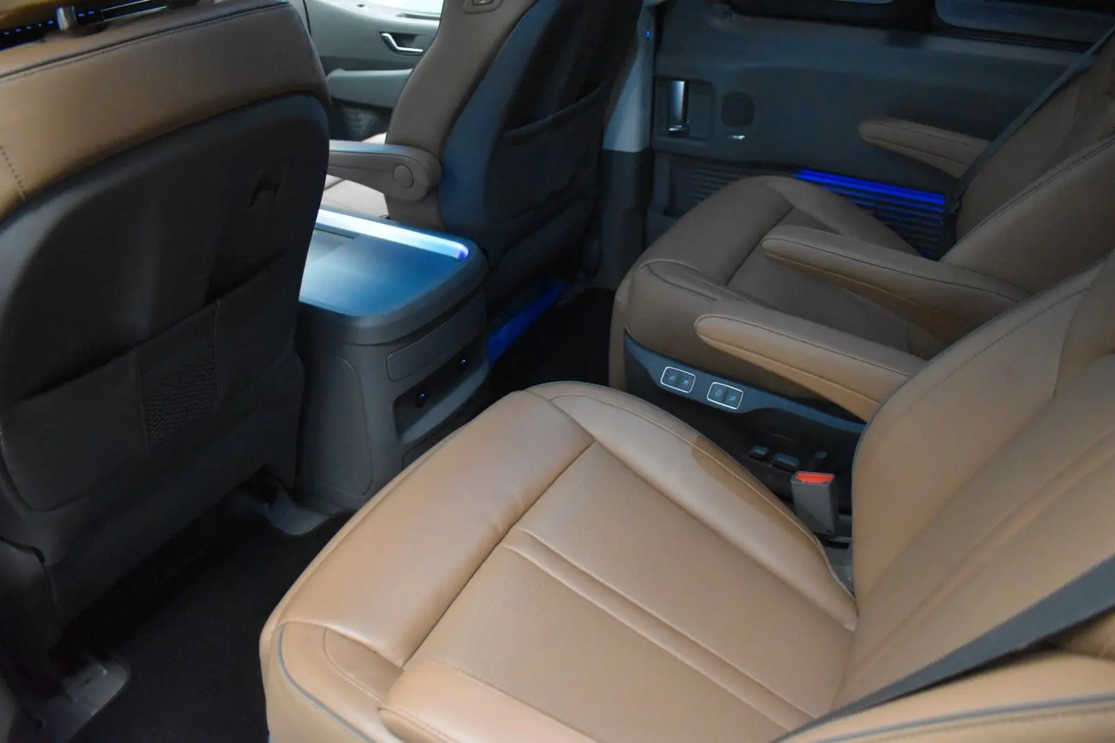 Staria Signature 7-SITZ 360  ACC BOSE LEDER LED