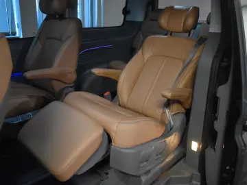 Staria Signature 7-SITZ 360  ACC BOSE LEDER LED