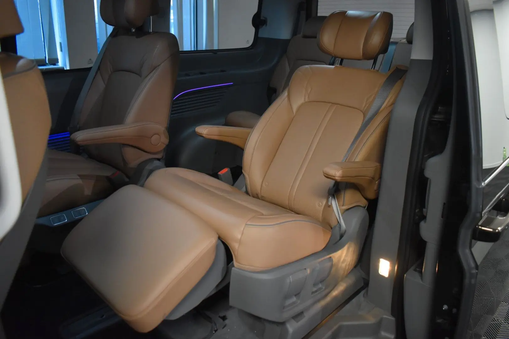 Staria Signature 7-SITZ 360  ACC BOSE LEDER LED