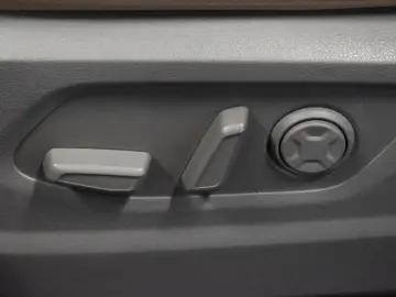 Staria Signature 7-SITZ 360  ACC BOSE LEDER LED