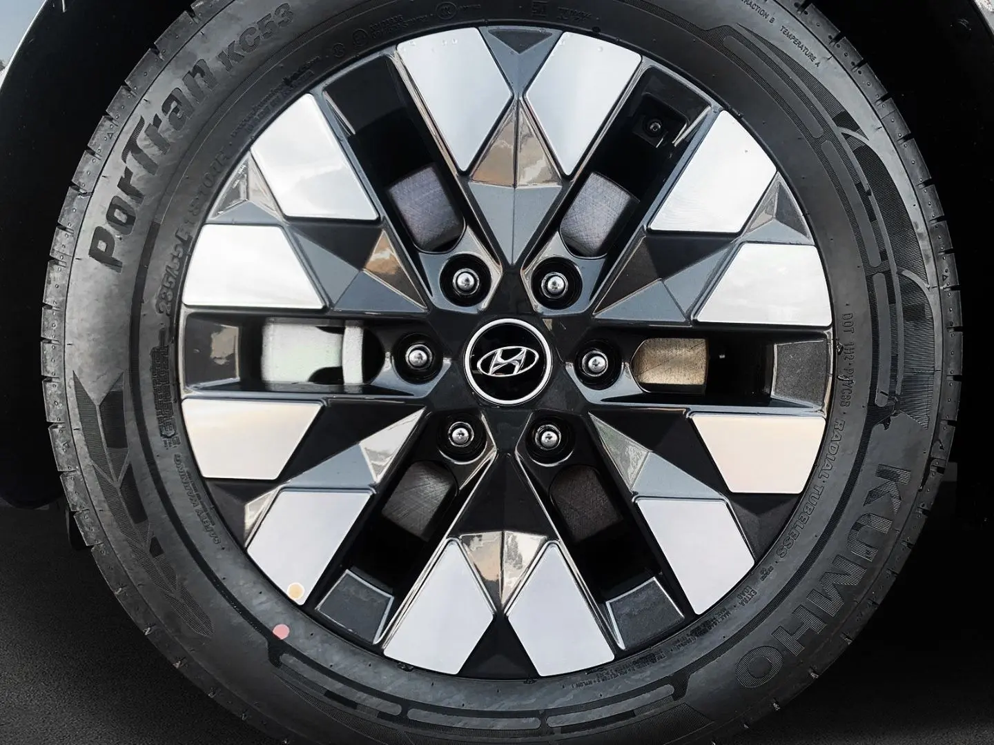 STARIA CRDi 4WD AT SIGNATURE Relax Nappa 7S elSD