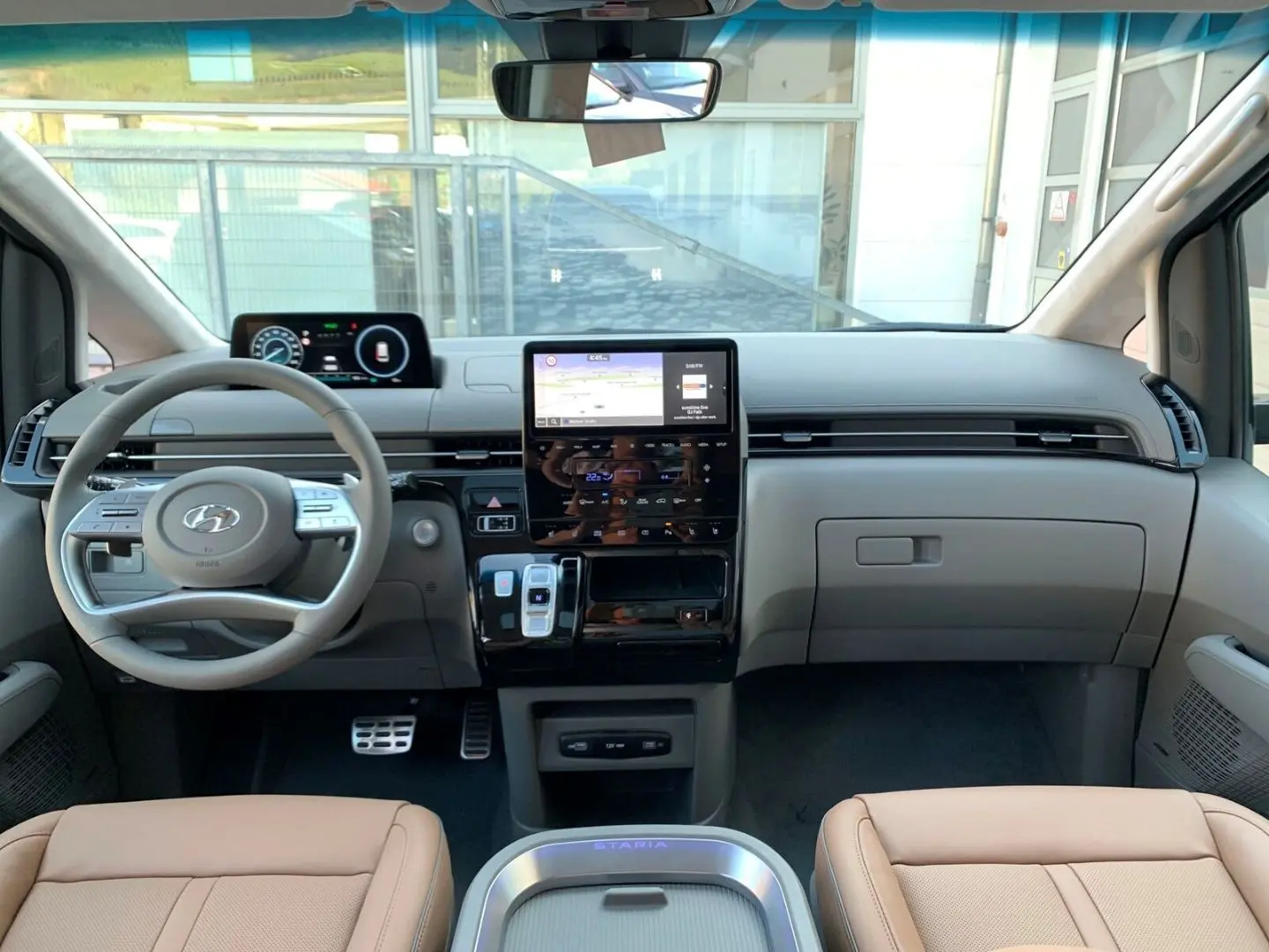 STARIA CRDi 4WD AT SIGNATURE Relax Nappa 7S elSD