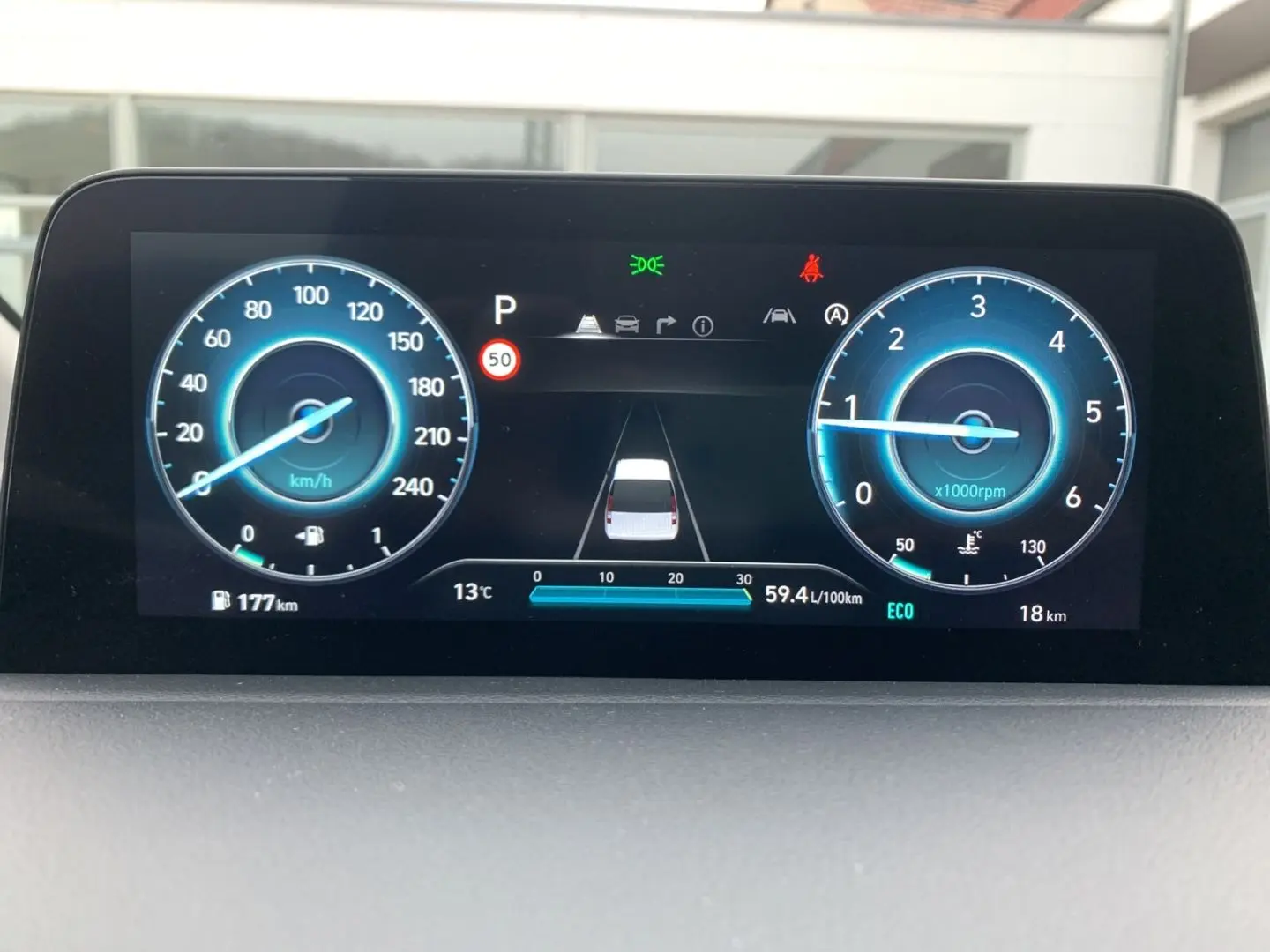 STARIA CRDi 4WD AT SIGNATURE Relax Nappa 7S elSD