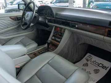 Mercedes-Benz S-Class 5.6 V8