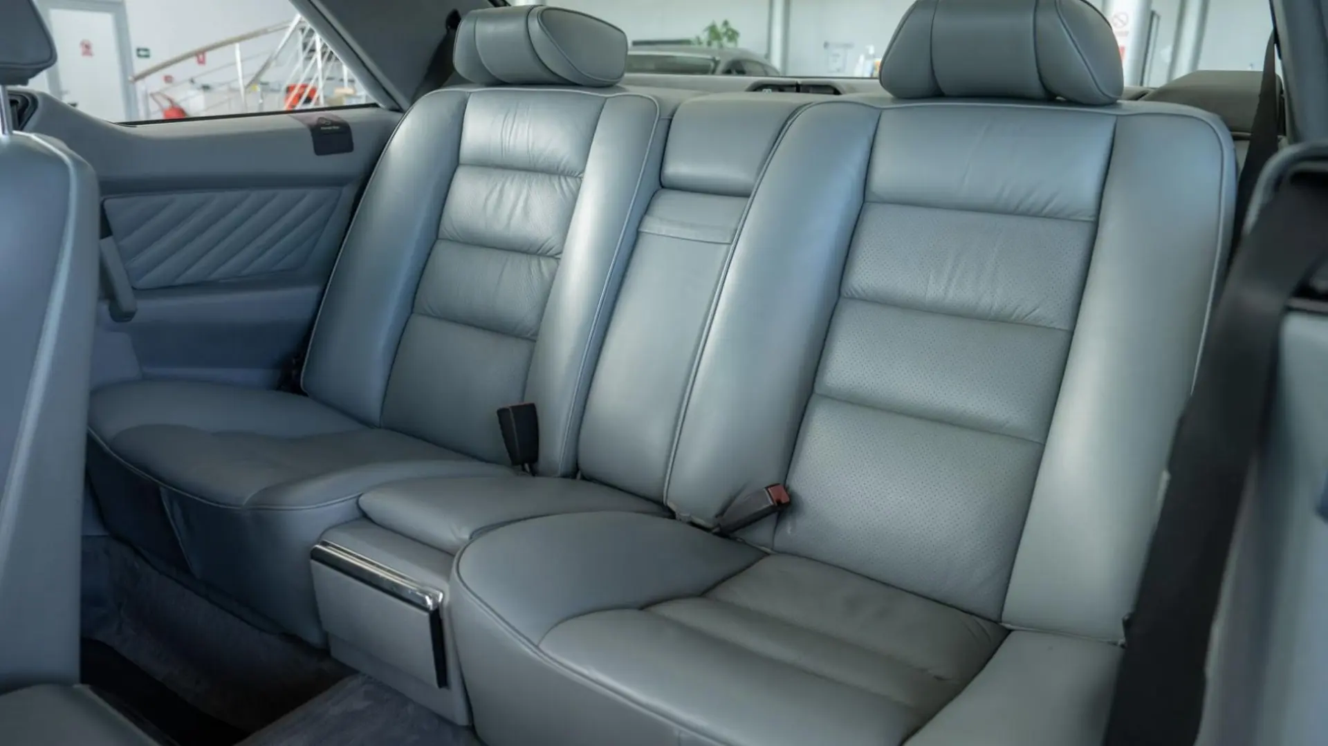 Mercedes-Benz S-Class 5.6 V8