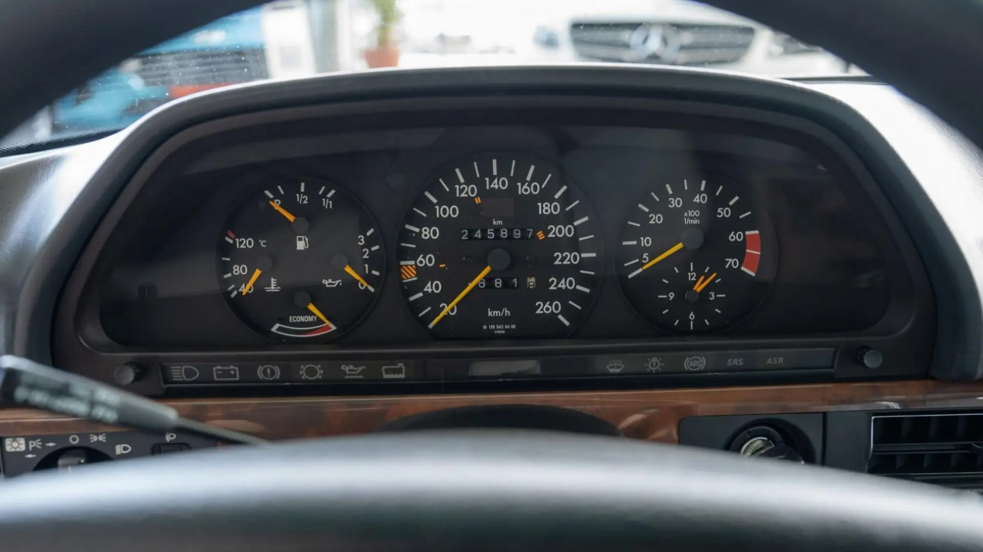 Mercedes-Benz S-Class 5.6 V8