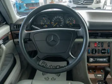 Mercedes-Benz S-Class 5.6 V8