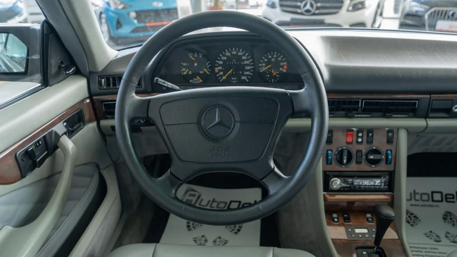 Mercedes-Benz S-Class 5.6 V8