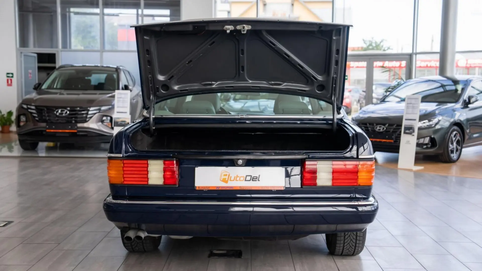 Mercedes-Benz S-Class 5.6 V8