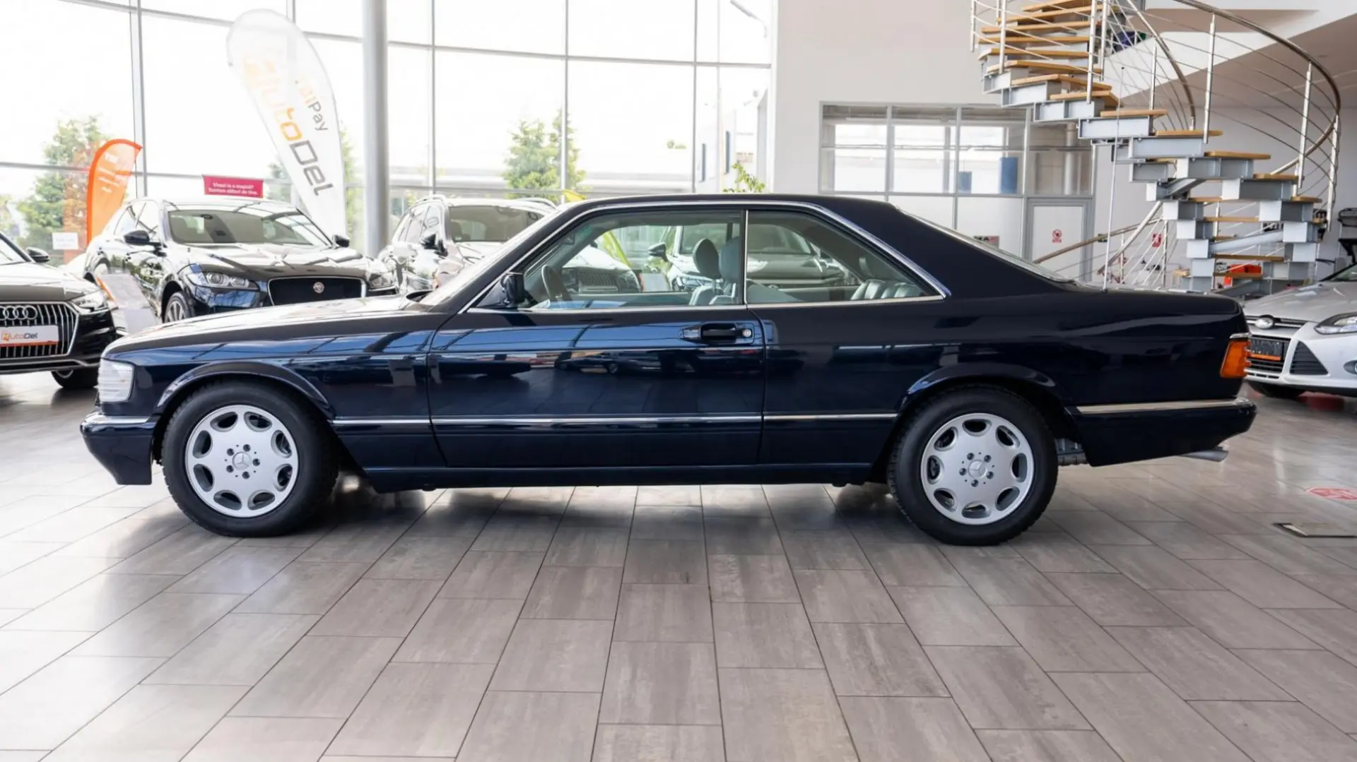 Mercedes-Benz S-Class 5.6 V8