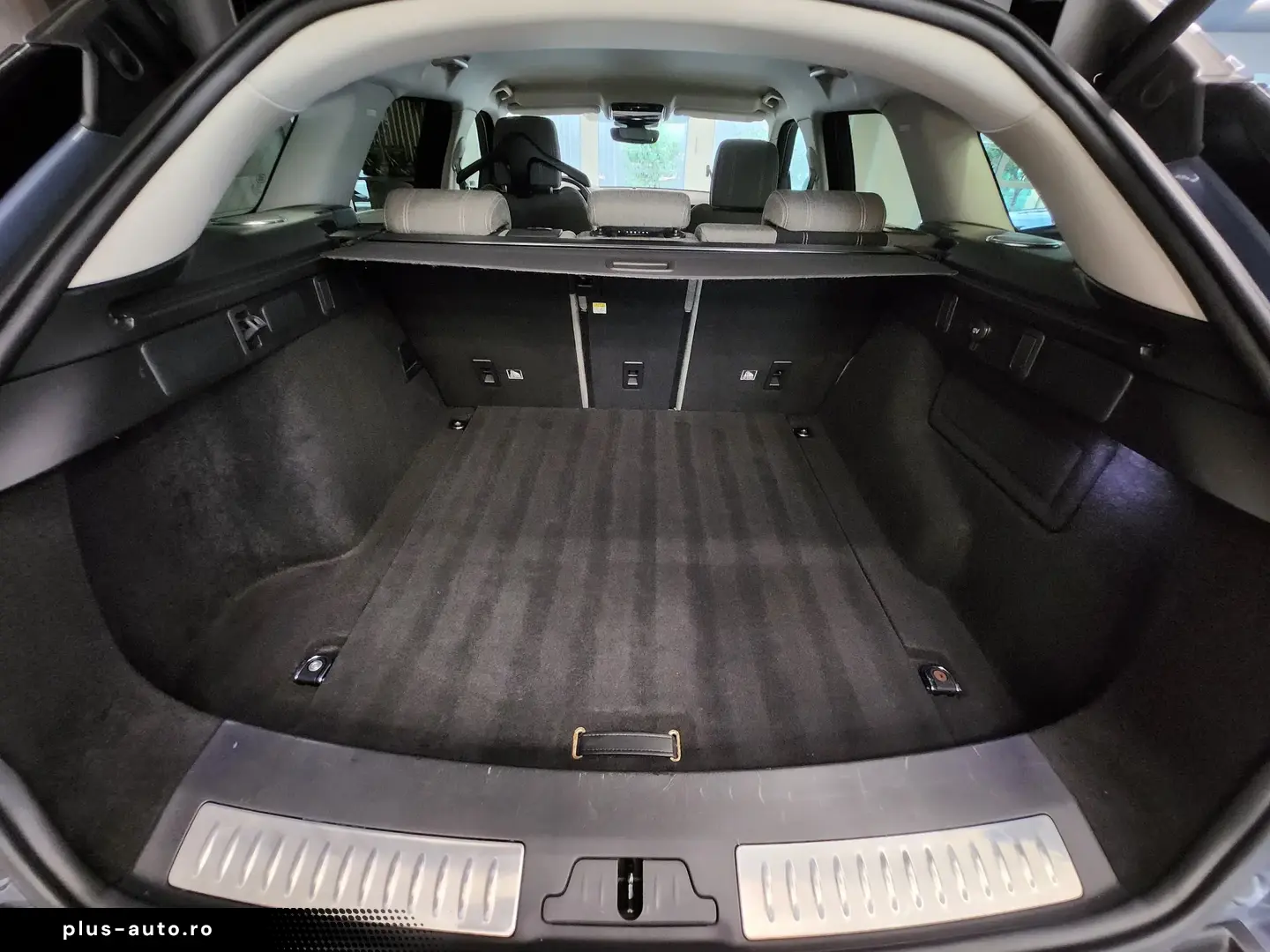 Land Rover Range Rover Velar 2.0 SE