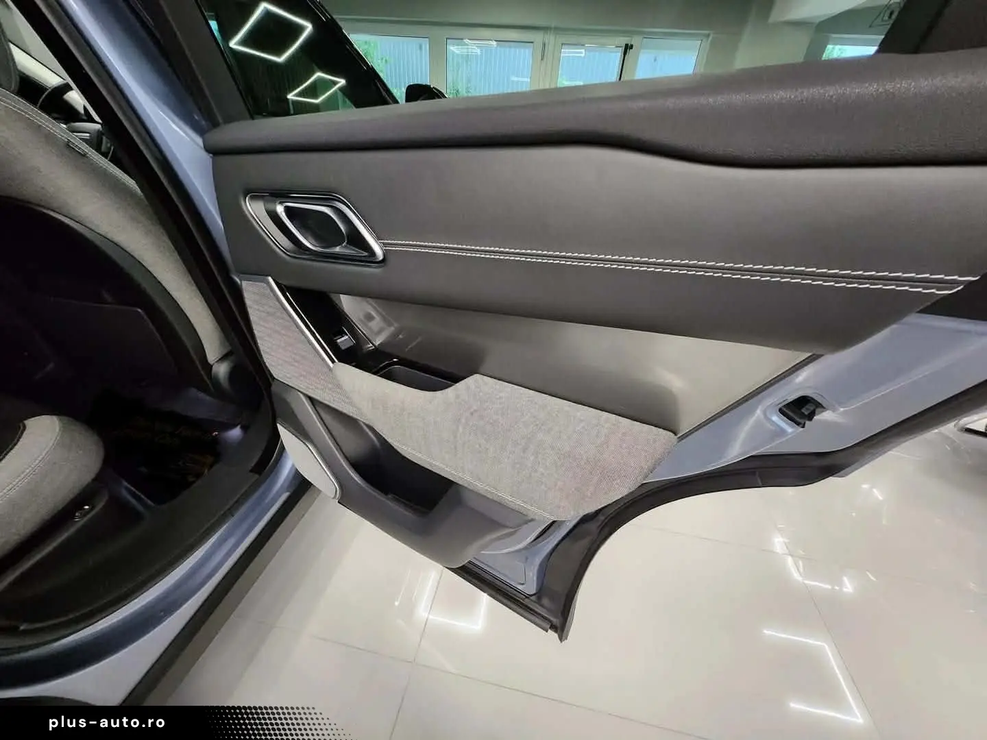 Land Rover Range Rover Velar 2.0 SE