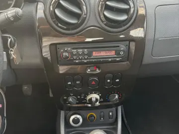 Dacia Duster 1.5dci 4x4 Rate si Garantie