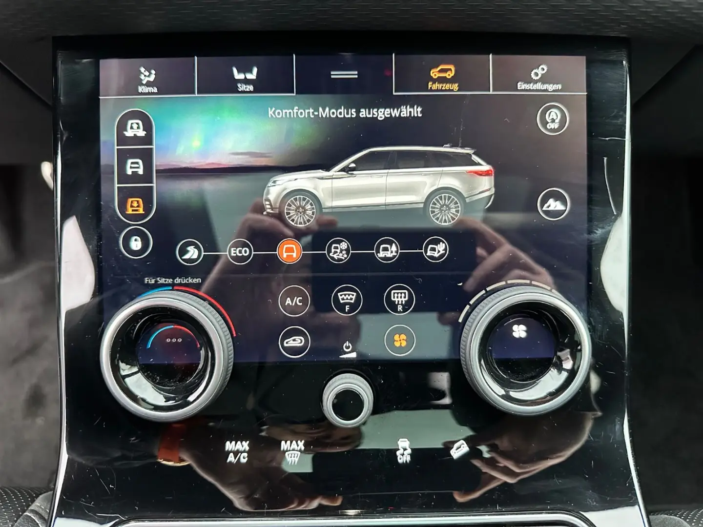 Range Rover Velar R-Dynamic SE PANORAMA HEAD-UP