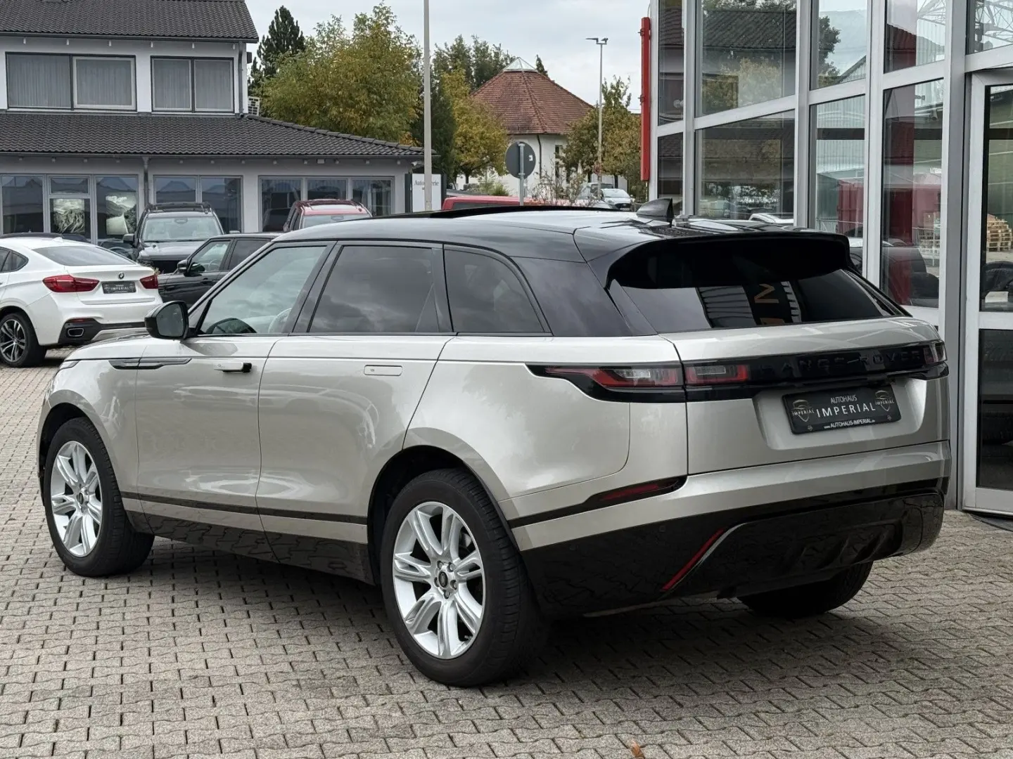 Range Rover Velar R-Dynamic PANO STDHZ MASSAGE