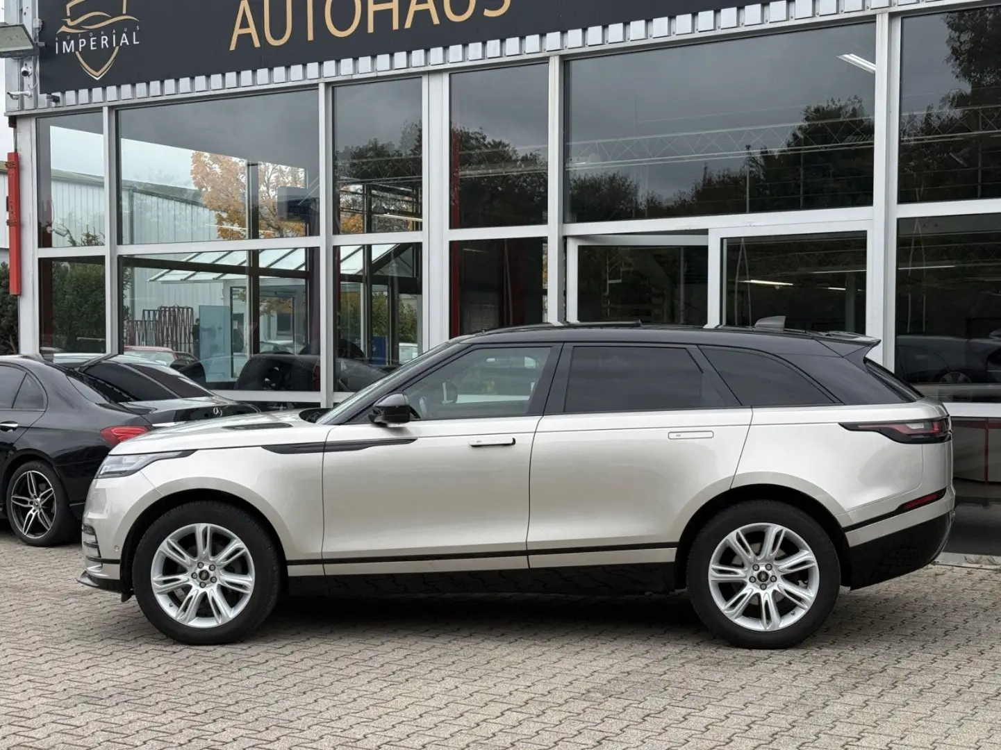 Range Rover Velar R-Dynamic PANO STDHZ MASSAGE