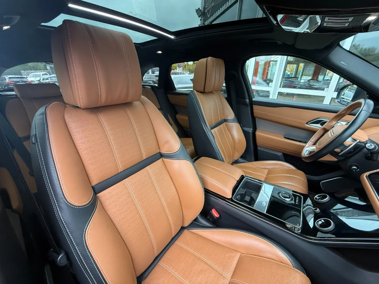 Range Rover Velar R-Dynamic PANO STDHZ MASSAGE