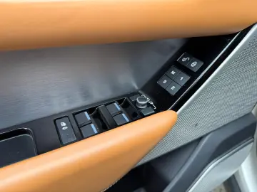 Range Rover Velar R-Dynamic PANO STDHZ MASSAGE