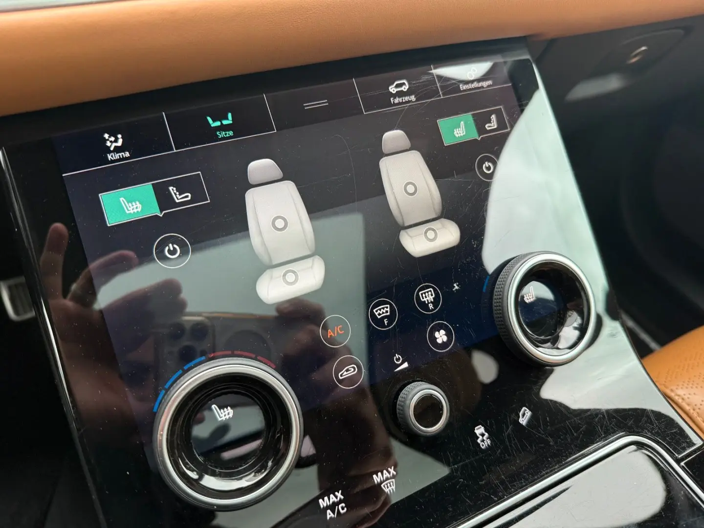 Range Rover Velar R-Dynamic PANO STDHZ MASSAGE