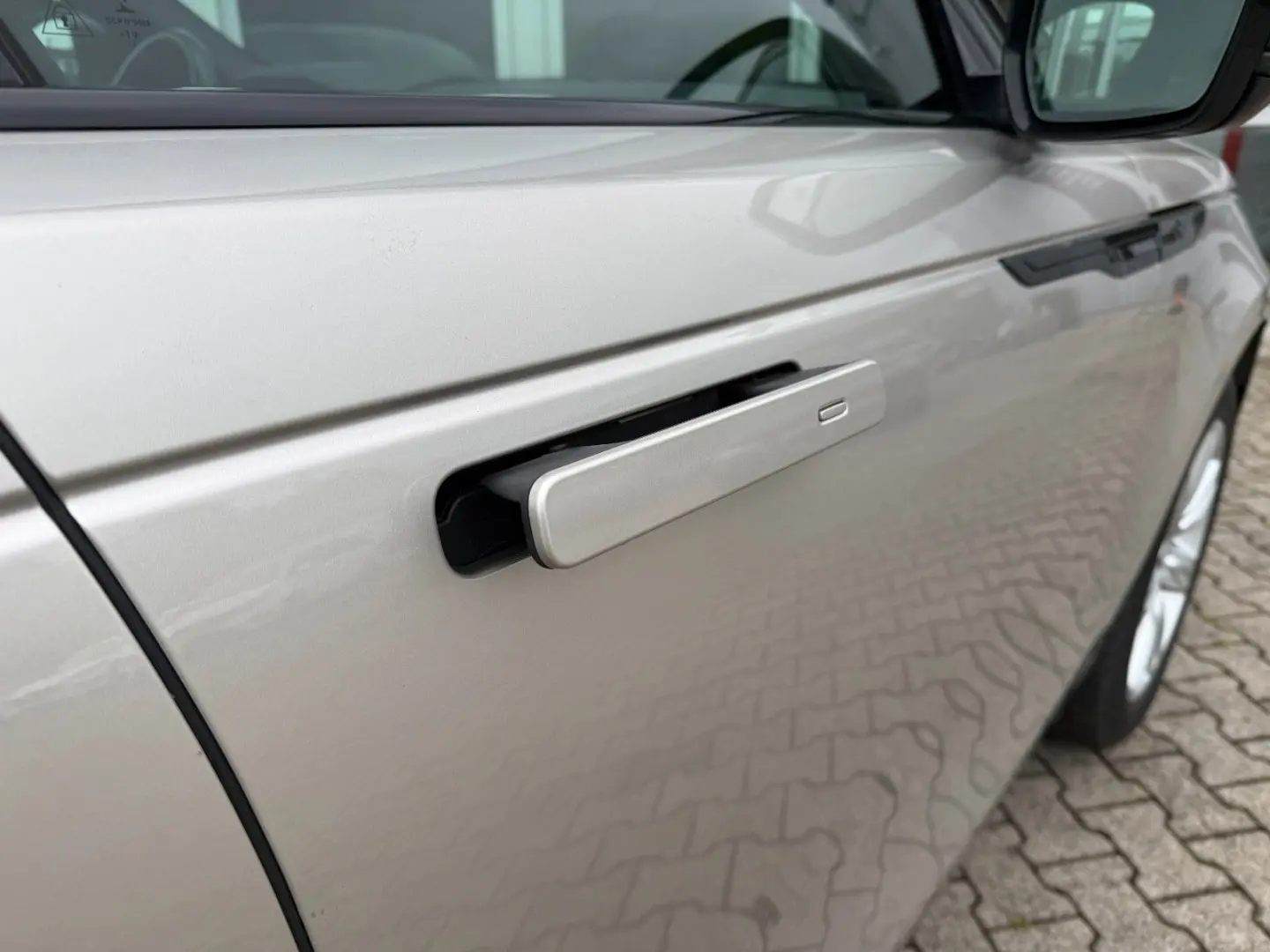 Range Rover Velar R-Dynamic PANO STDHZ MASSAGE